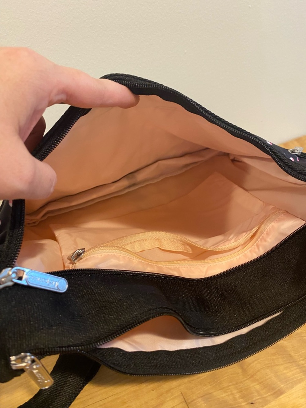 Lesportsac Deluxe Everyday Bag - Picture 7 of 8